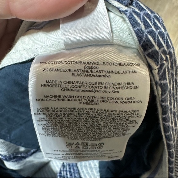Brooks Brothers geometric print cropped pants 2 - Picture 5 of 5